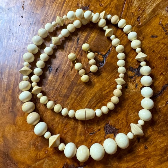 Woolly Mammoth Ivory Jewelry - Picture 1 of 5